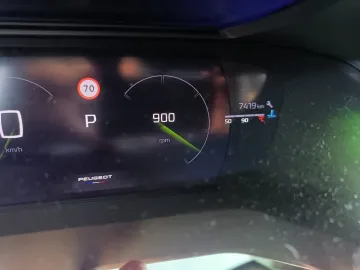 Car image 25