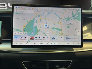 Car image 25
