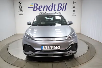 Car image 3