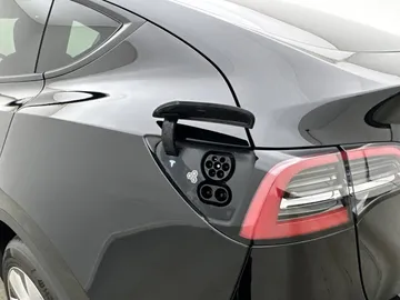 Car image 35