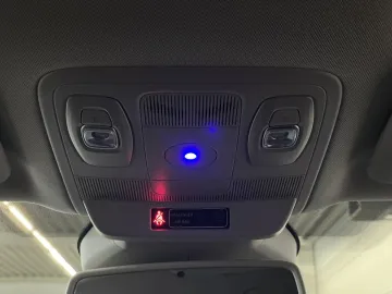 Car image 33