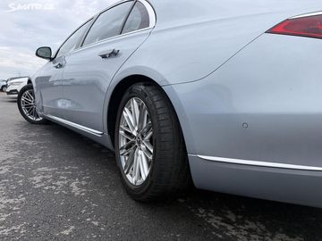 Car image 28