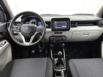 Car image 4