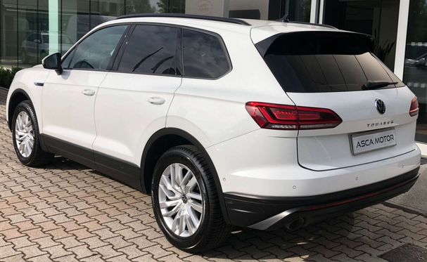 Volkswagen Touareg 3.0 TDI 4Motion 170 kW image number 4