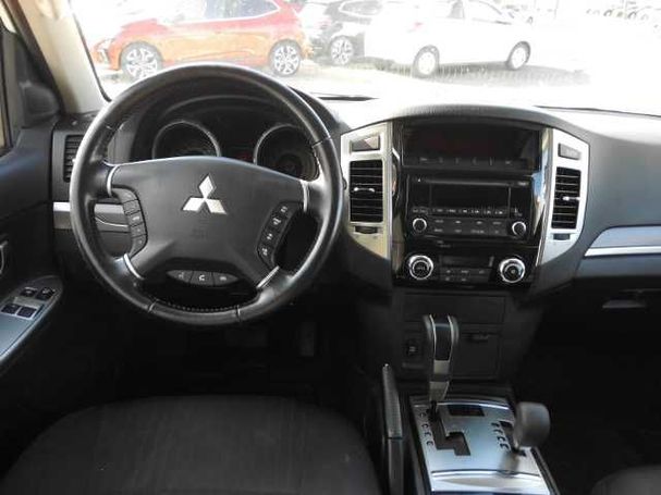 Mitsubishi Pajero 3.2 140 kW image number 8