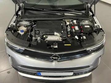 Car image 24