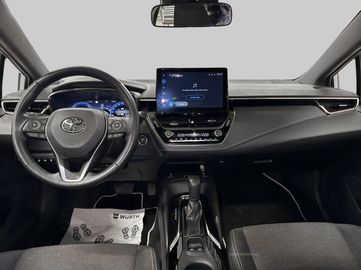 Car image 12