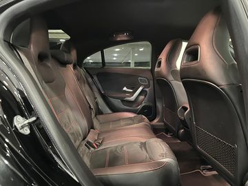 Car image 36