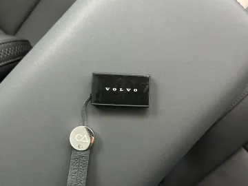 Car image 40