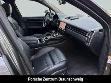 Car image 35