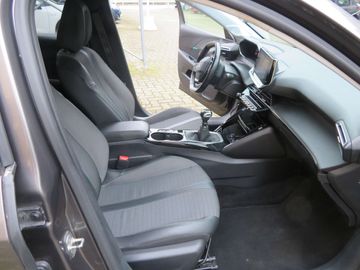 Car image 30