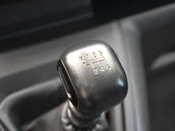 Car image 43