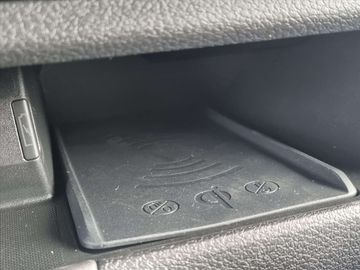 Car image 31