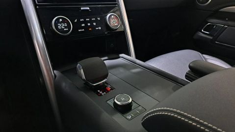 Car image 26