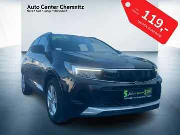 Car image 4