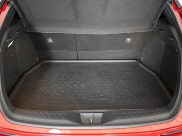 Car image 11