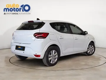 Car image 2
