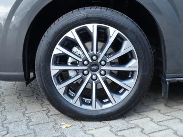 Car image 29