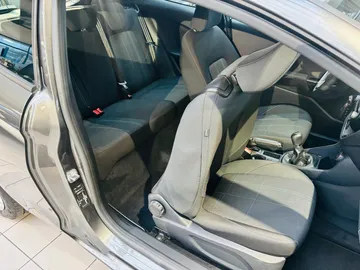 Car image 26