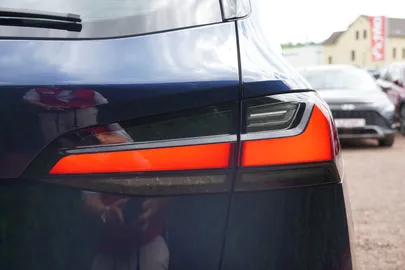 Car image 33