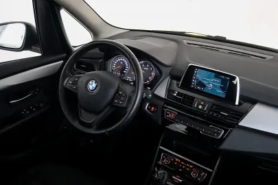 Car image 33