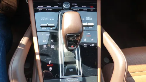 Car image 30
