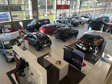 Car image 29