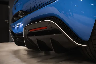 Car image 25