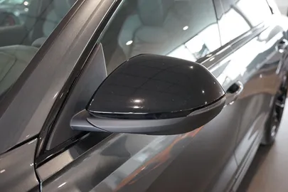 Car image 46