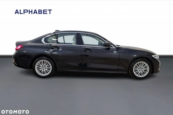 BMW 318d Luxury Line 110 kW image number 8