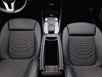 Car image 37