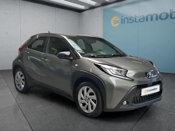 Car image 2
