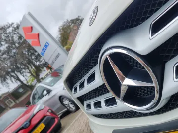Car image 32