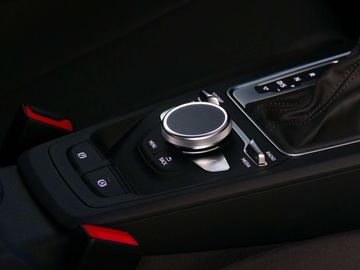 Car image 37