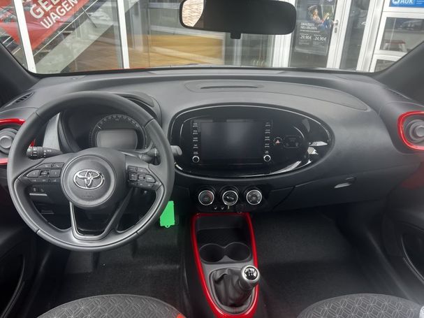 Toyota Aygo X 53 kW image number 10