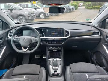 Car image 30