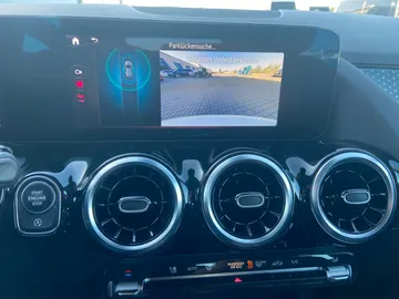 Car image 37