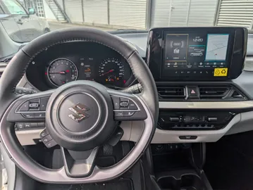 Car image 16