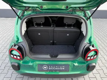 Car image 47