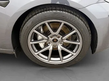 Car image 36