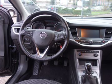 Car image 9