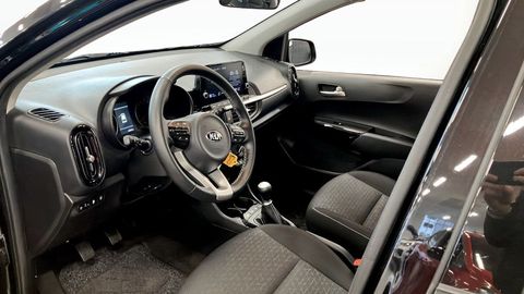 Car image 8