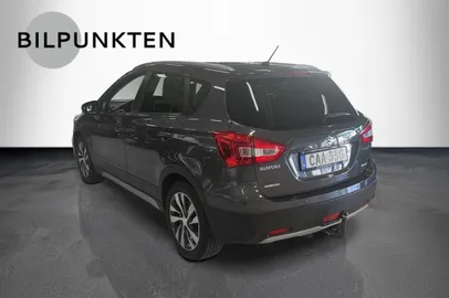 Car image 4