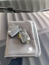 Car image 30