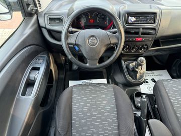 Car image 14