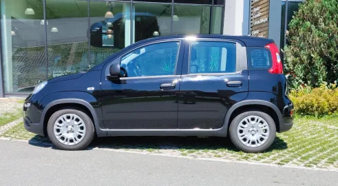 Car image 5