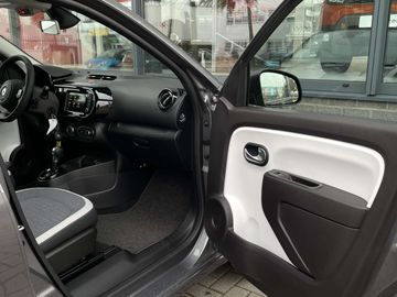 Car image 26