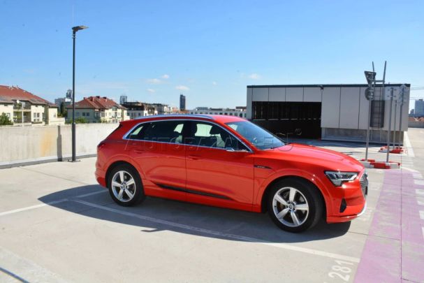 Audi e-tron 55 quattro 300 kW image number 9