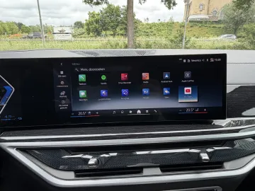Car image 34