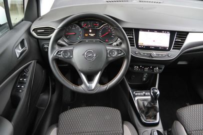 Car image 14